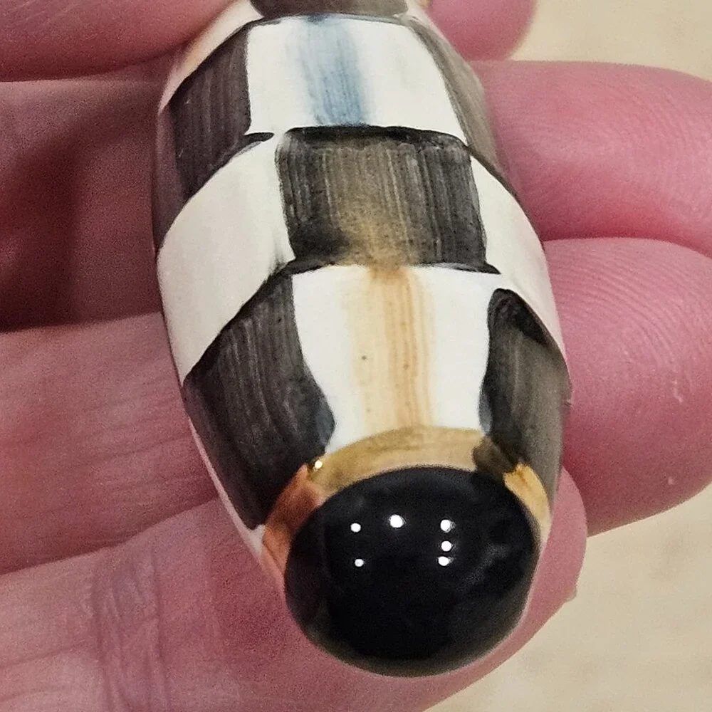 VERY RARE MACKENZIE CHILDS BLACK TIE COURTLY CHECK CERAMIC CANAPE BUTTER KNIFE